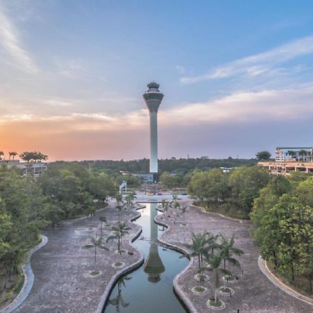 Klia Lili Residensi 5 Plus 2 Pax With Splendid Pool Nilai Dış mekan fotoğraf