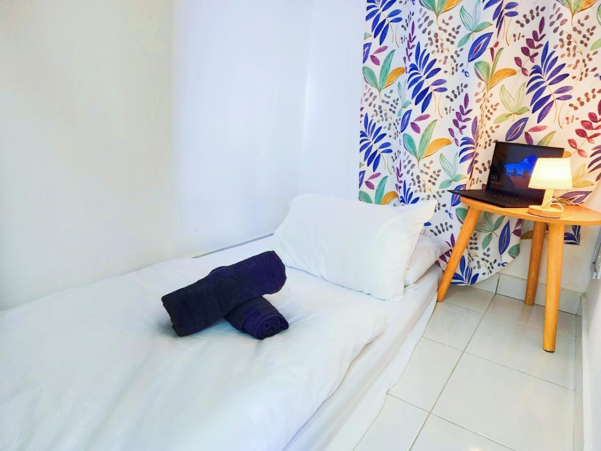 Klia Lili Residensi 5 Plus 2 Pax With Splendid Pool Nilai Dış mekan fotoğraf